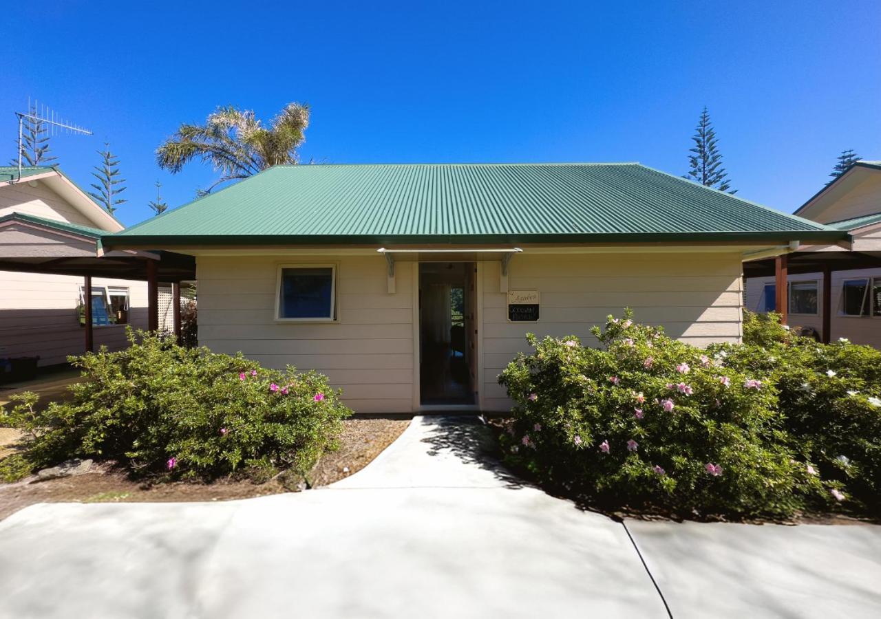 Poinciana Cottages Burnt Pine Exterior photo